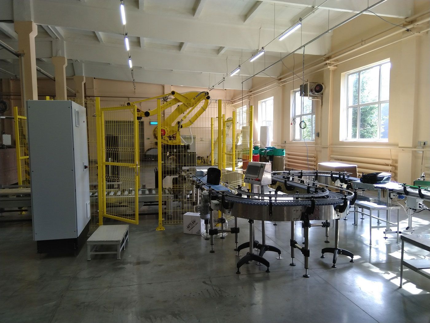 Робототехнический комплекс для паллетирования коробок с готовой продукцией