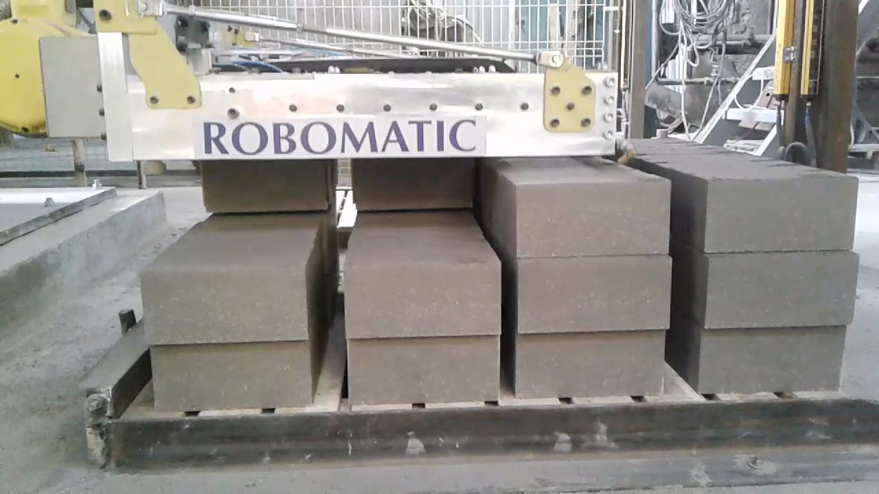 Робототехнический комплекс для паллетирования гиперпрессованных кирпичей на технологические поддоны